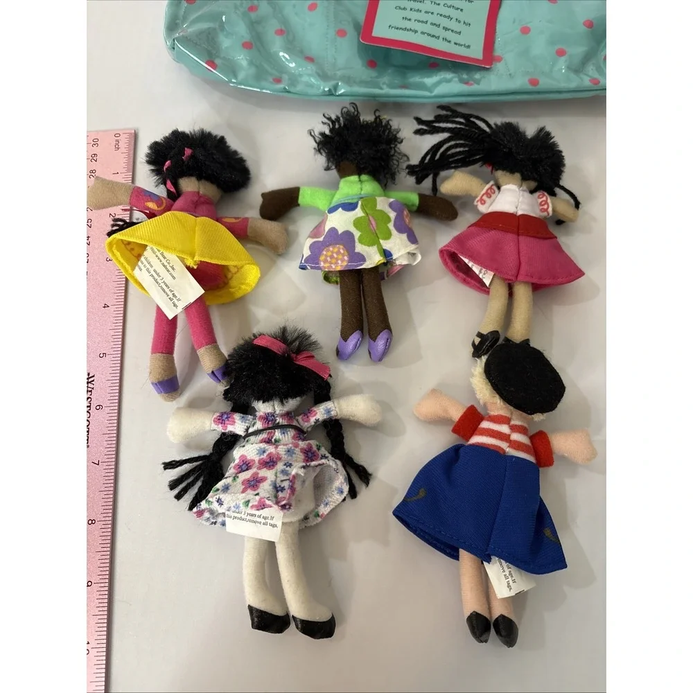 Culture Club Kids 5 Soft Dolls Carrying‎ Case International Spain France Swahili